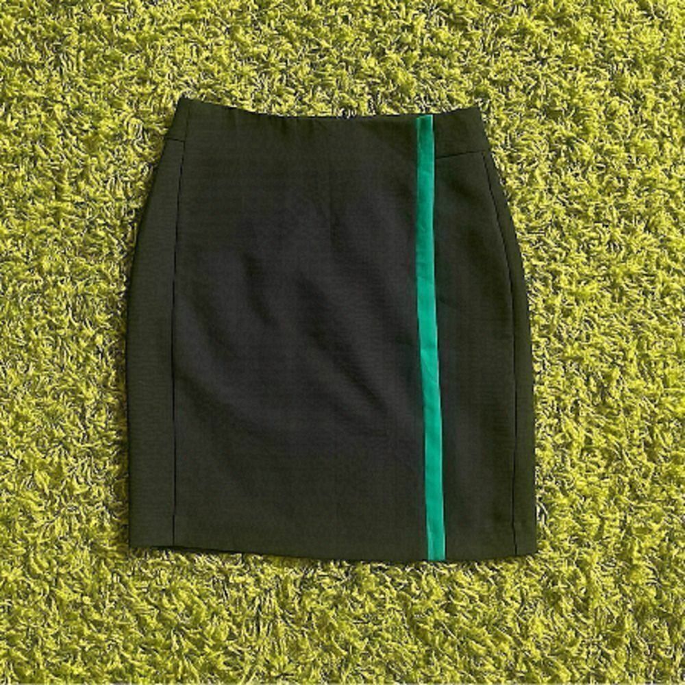 BANANA REPUBLIC SKIRT SIZE 4